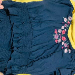 Summertime shirt (low-neck)